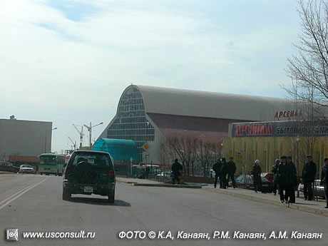 Вход в торговый центр «Евразия», Астана. ФОТО © К.А. Канаян, Р.М. Канаян, А.М Канаян